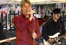 David Bowie – Fame, The Today Show, NYC (2002)
