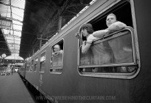DAVID BOWIE BEHIND THE CURTAIN BY ANDREW KENT