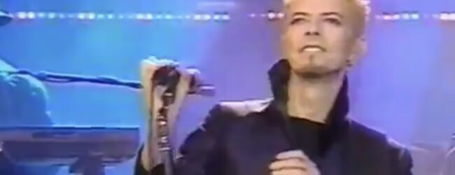 David Bowie – Seven Years In Tibet (Rosie O’Donnell Show, 1997)