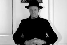 David Bowie – Dancing Out In Space