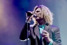 David Bowie – “Heroes” (Live at Glastonbury Festival 2000)