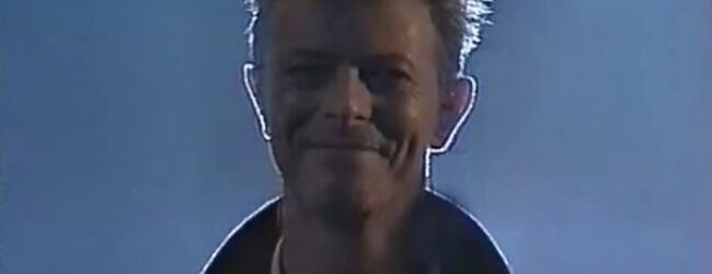 David Bowie – The Man Who Sold The World (MTV Europe Music Awards, 1995)
