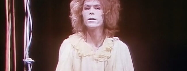 Lindsay Kemp and David Bowie in Pierrot in Turquoise (1970)