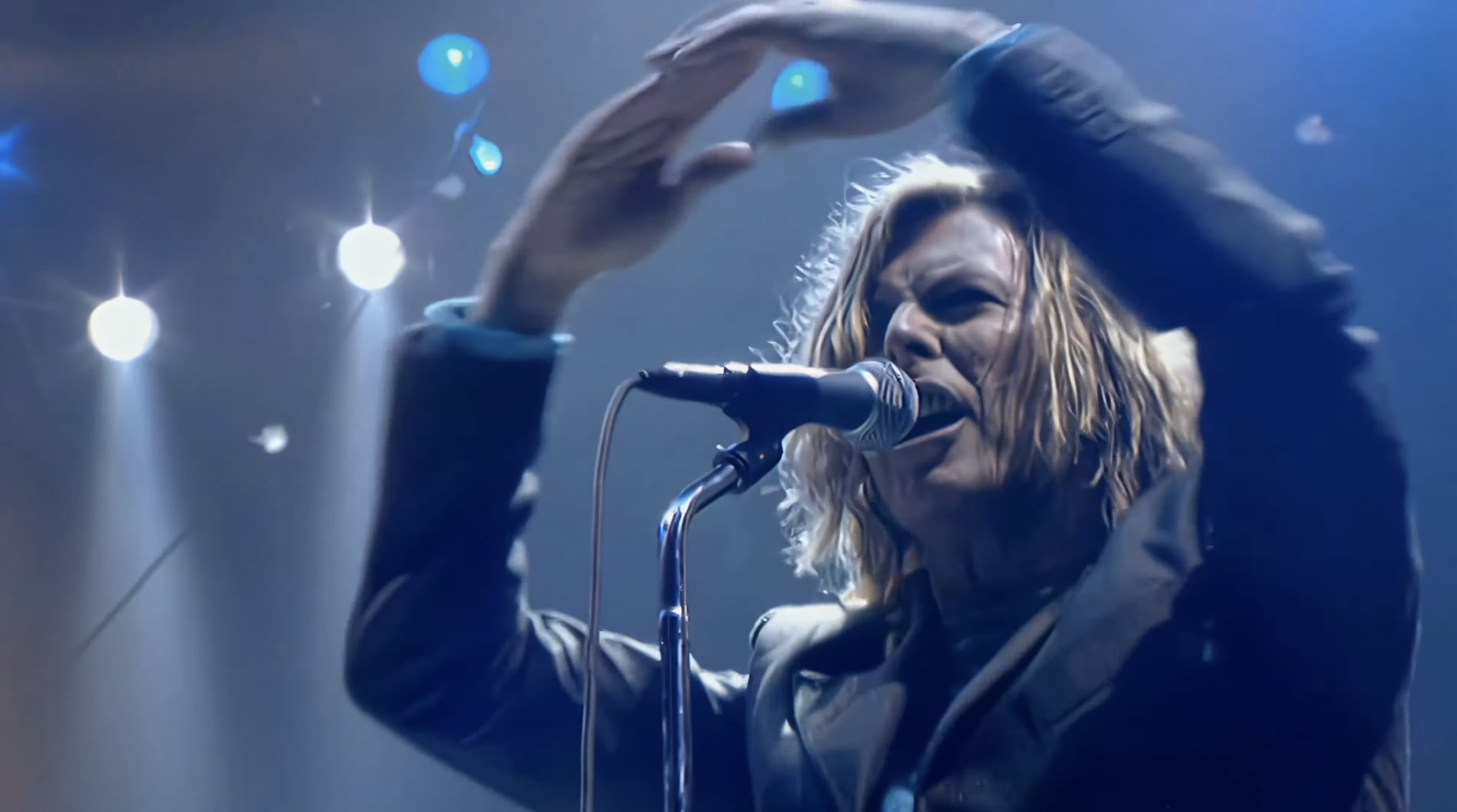 David Bowie – Station To Station & Starman (Glastonbury Festival, 2000 ...